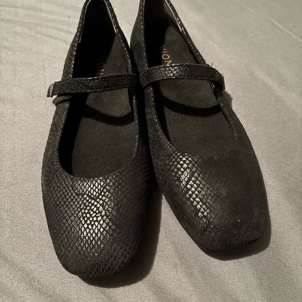 Vionic Alameda Maryjane Black Snake-Patterned Loafers size 6.5 N